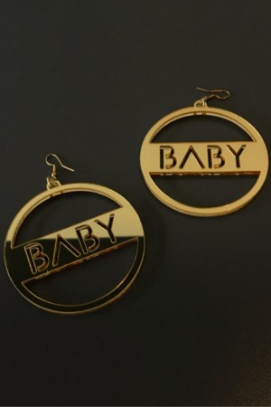 Kadın Gold Baby Parlak Pleksi Yazılı Çift Küpe
